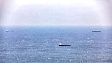 "أمبري" للأمن البحري: صاروخ يصيب سفينة شحن ترفع علم مالطا جنوب البحر الأحمر